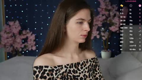 Snapshot of _mirror_girl chatting on April 2026 05:54:02 AM Victoria online show from April 2026 05:54:02 AM