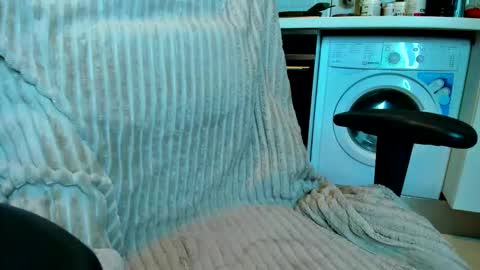 Eva online show from December 2025 04:19:01 AM