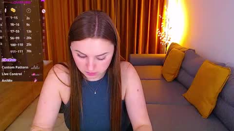 Mia online show from March 2025 03:05:01 PM