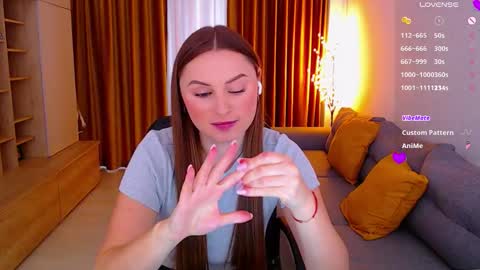 Mia online show from November 2025 10:48:01 AM