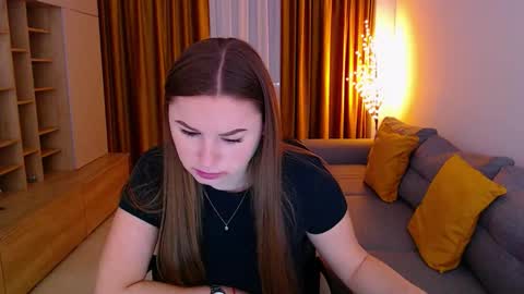 Mia online show from March 2026 07:34:02 AM