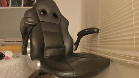 _molly_rosse_ online show from April 2026 12:28:01 PM