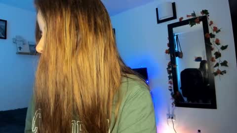     liaaa 4u online show from December 2024 08:12:02 PM