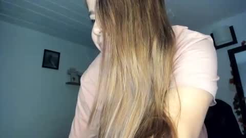     liaaa 4u online show from December 2024 11:00:01 PM