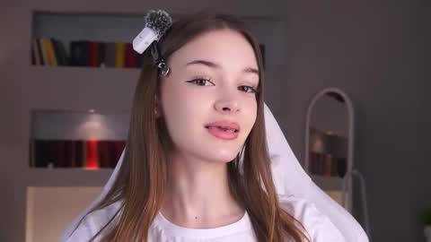 Snapshot of _moonlit_melody_ chatting on February 2026 04:30:01 PM Margo online show from February 2026 04:30:01 PM