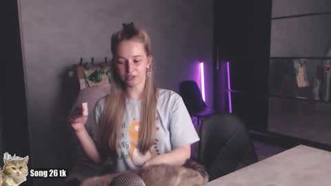 Debby  online show from December 2025 07:45:02 PM