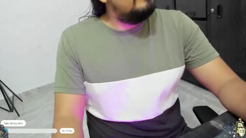   John    online show from November 2025 05:07:02 AM