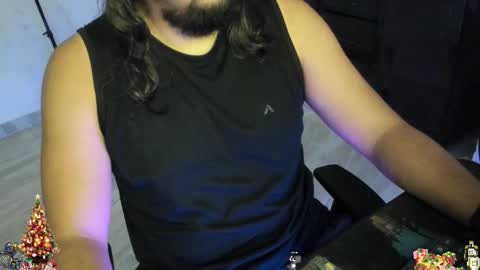   John    online show from December 2025 05:13:01 AM