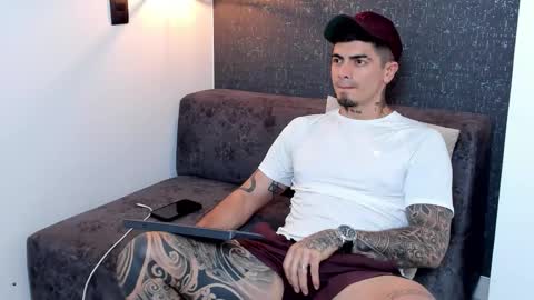 _mrcock_ online show from January 2026 05:33:01 AM