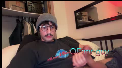 Snapshot of _mrguy_ chatting on June 2026 01:28:02 AM _mrguy_ online show from June 2026 01:28:02 AM