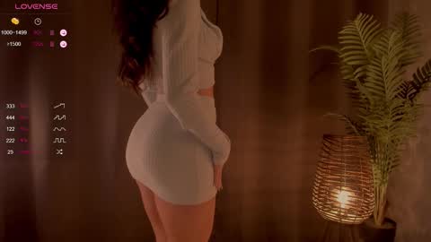 Snapshot of _mrsnatalie_ chatting on November 2025 09:30:02 PM NatalieNat online show from November 2025 09:30:02 PM