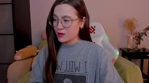 Mia with a big heart  online show from February 2025 06:39:01 AM