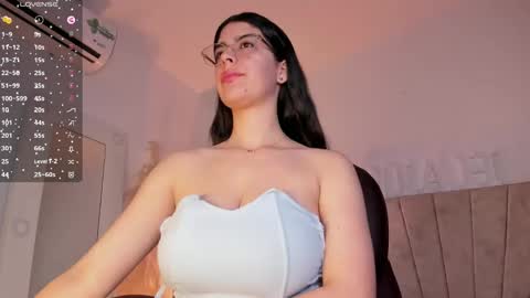 Niah  You can call me Ni or cutie haha online show from January 2025 02:25:02 AM