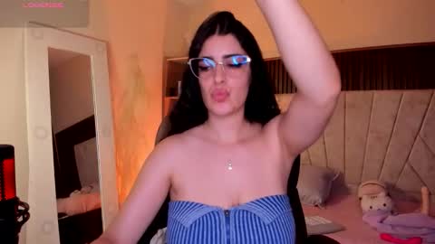 Niah  You can call me Ni or cutie haha online show from November 2025 09:36:02 PM