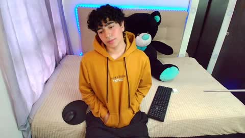 Snapshot of _nickconnor1 chatting on December 2024 09:19:01 PM Nicolas online show from December 2024 09:19:01 PM