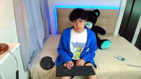 Snapshot of _nickconnor1 chatting on January 2025 10:44:01 PM Nicolas online show from January 2025 10:44:01 PM