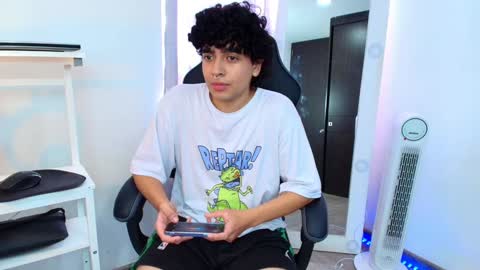 Snapshot of _nickconnor1 chatting on January 2025 08:05:02 PM Nicolas online show from January 2025 08:05:02 PM