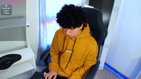 Snapshot of _nickconnor1 chatting on January 2025 07:03:01 PM Nicolas online show from January 2025 07:03:01 PM