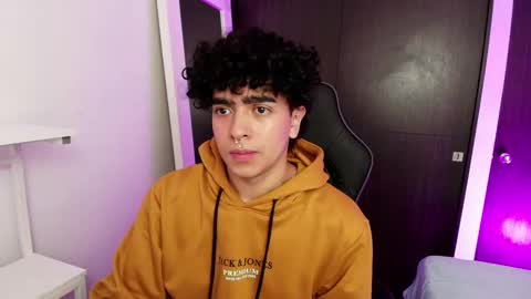 Snapshot of _nickconnor1 chatting on February 2025 08:45:01 PM Nicolas online show from February 2025 08:45:01 PM