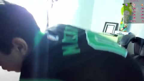 Snapshot of _nickconnor1 chatting on October 2025 06:32:01 AM Nicolas online show from October 2025 06:32:01 AM