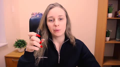 Nica online show from January 2025 12:17:02 PM