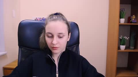 Nica online show from January 2025 10:21:02 AM