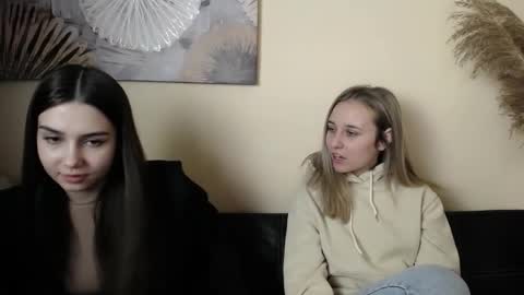 Nica online show from November 2025 11:32:02 AM