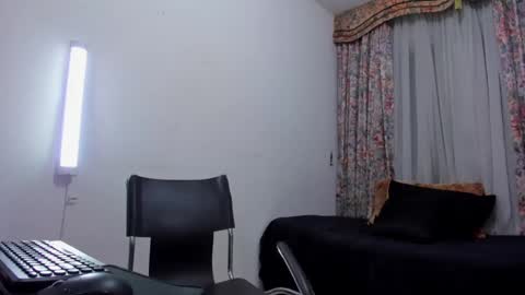 Niki online show from February 2025 04:22:01 AM