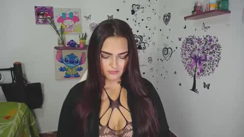 Nina  online show from October 2025 11:07:01 PM