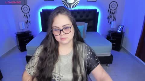 Olivia jones online show from November 2025 01:55:01 PM