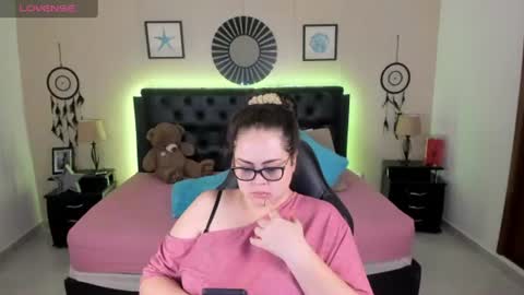 Olivia jones online show from July 2026 12:18:02 PM