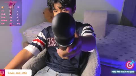 Snapshot of _ottis_ chatting on December 2024 10:47:02 PM ottis and kevin online show from December 2024 10:47:02 PM