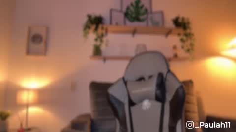 _paulah2 online show from October 2025 07:47:01 PM