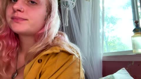 _peaceoutgirlscout_ online show from October 2025 08:07:02 PM