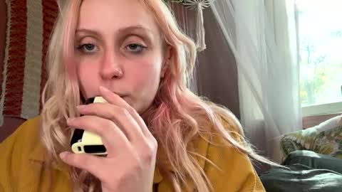 _peaceoutgirlscout_ online show from October 2025 08:28:01 PM