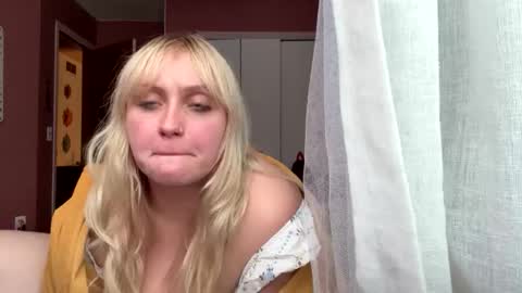 _peaceoutgirlscout_ online show from November 2025 09:40:01 PM