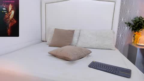  peach1  online show from February 2025 08:06:02 PM