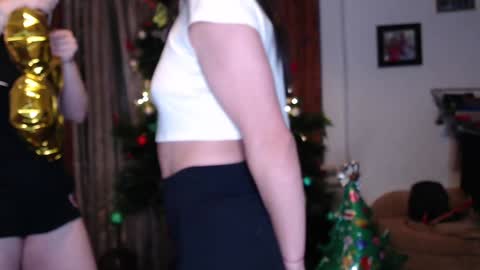 Angie online show from December 2025 04:37:02 PM