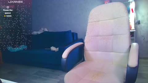 Ilona online show from June 2026 04:09:01 PM