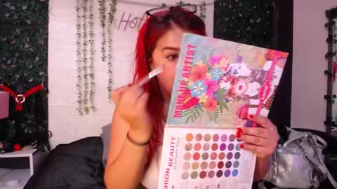 Laura online show from December 2024 07:36:01 PM