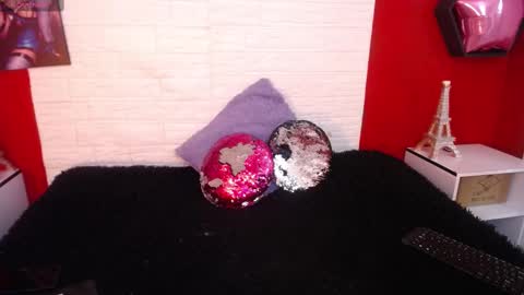 Laura online show from September 2025 10:00:02 PM