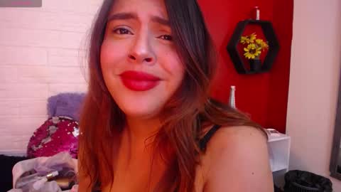 Laura online show from October 2025 06:19:02 PM