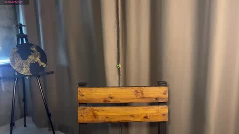  HADLY today day-off see u online 0112  online show from November 2025 01:11:02 PM