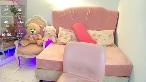 Samantha Saenz online show from November 2025 10:23:02 PM