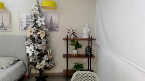 Sassy Girl online show from December 2024 07:20:01 PM