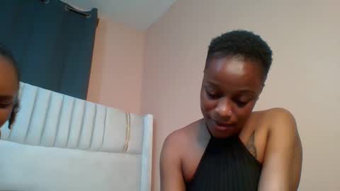 _sassydiva_ online show from November 2025 11:54:01 PM
