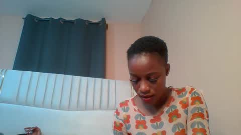 _sassydiva_ online show from November 2025 11:32:02 AM