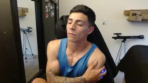 Snapshot of _schnnneider_ chatting on April 2026 10:11:01 PM SCHNEIDER online show from April 2026 10:11:01 PM