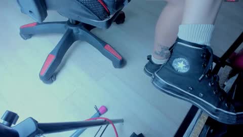 Selene online show from November 2025 03:58:02 PM