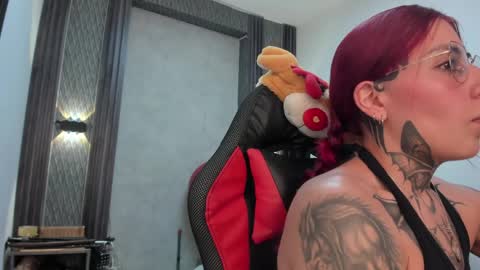 Selene online show from April 2026 04:46:01 AM